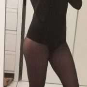 Selfie In Sexy Unterhose Freundin Zeigefreudig