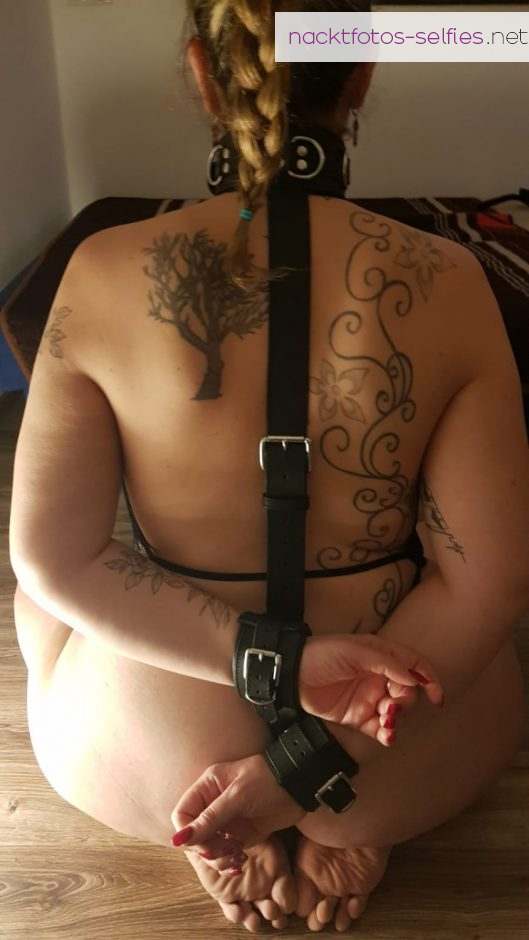 Amateur Bondage Freundin Von Hinten Gefesselt